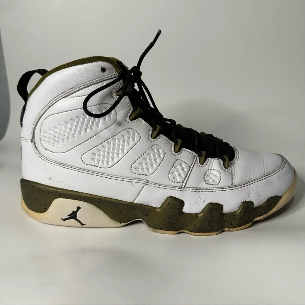 Nike Air Jordan 9’s Statue Sneakers Retro White Gold‎ IX 2015